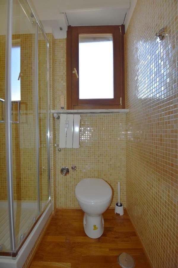 Nice And Warm Rooms Rom Exterior foto