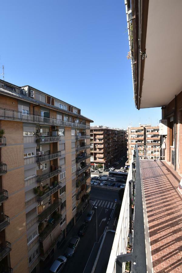 Nice And Warm Rooms Rom Exterior foto